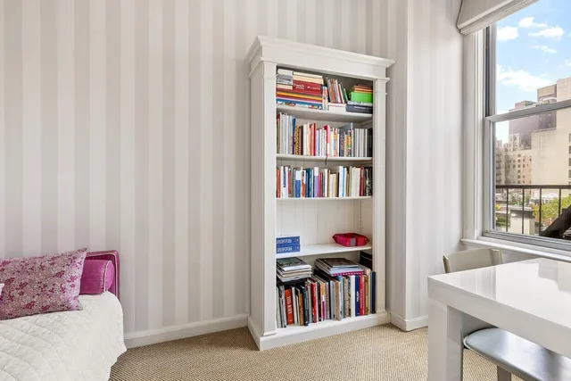 $6,225,000 | 930 Park Avenue, Unit 7S | Upper East Side