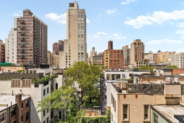 $6,225,000 | 930 Park Avenue, Unit 7S | Upper East Side