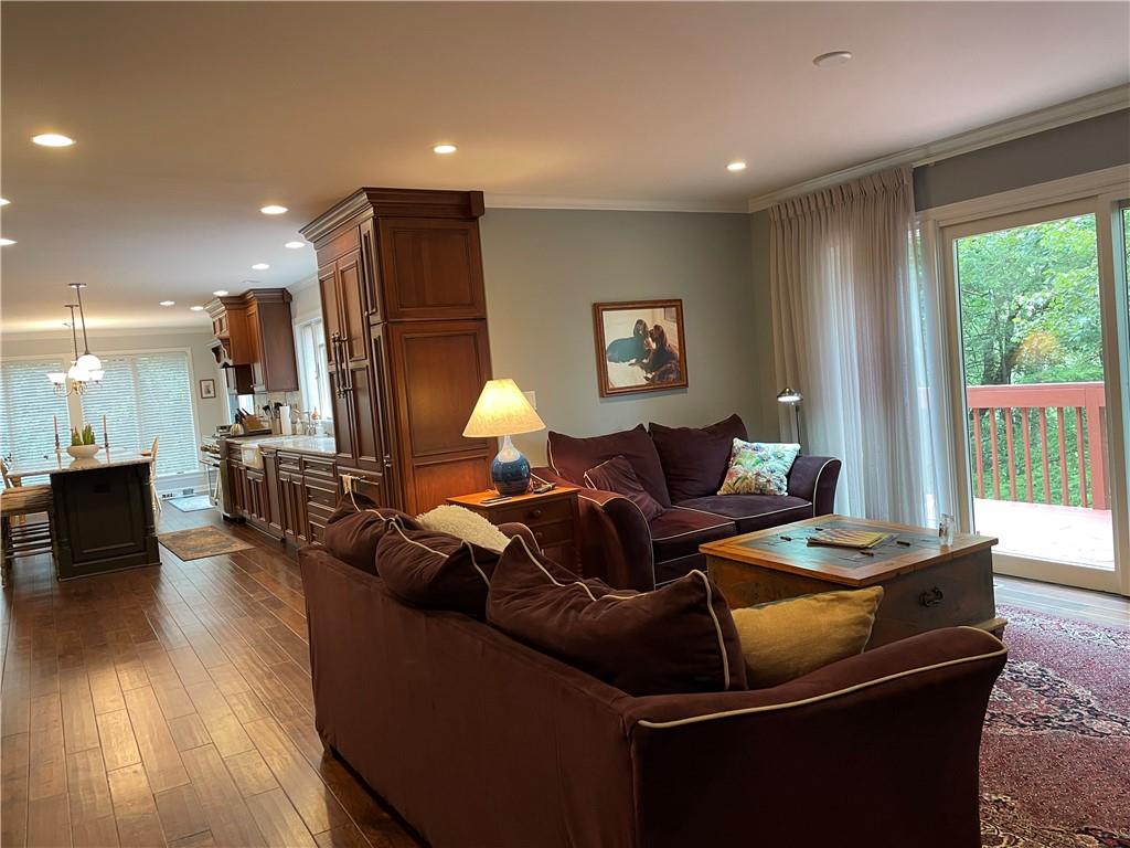 2033 Murdstone Road Pittsburgh, PA 15241 - Photo 16 of 25 Gallery Image 16