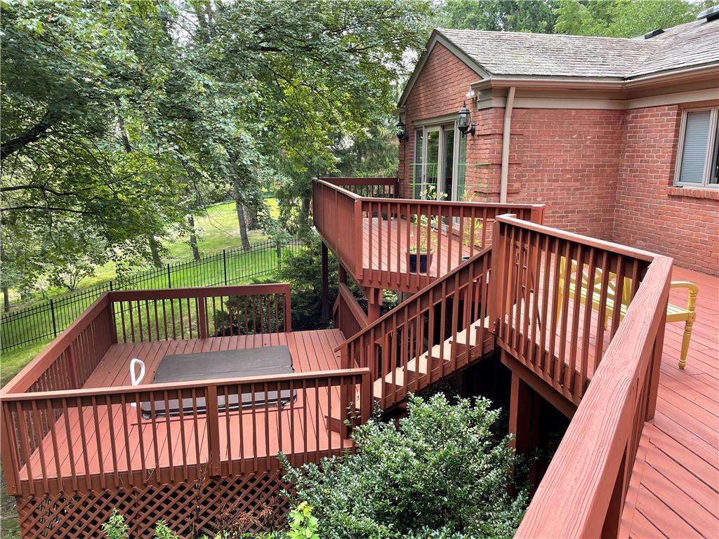 2033 Murdstone Road Pittsburgh, PA 15241 - Photo 3 of 25 Gallery Image 3