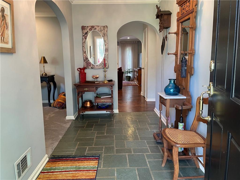 2033 Murdstone Road Pittsburgh, PA 15241 - Photo 4 of 25 Gallery Image 4