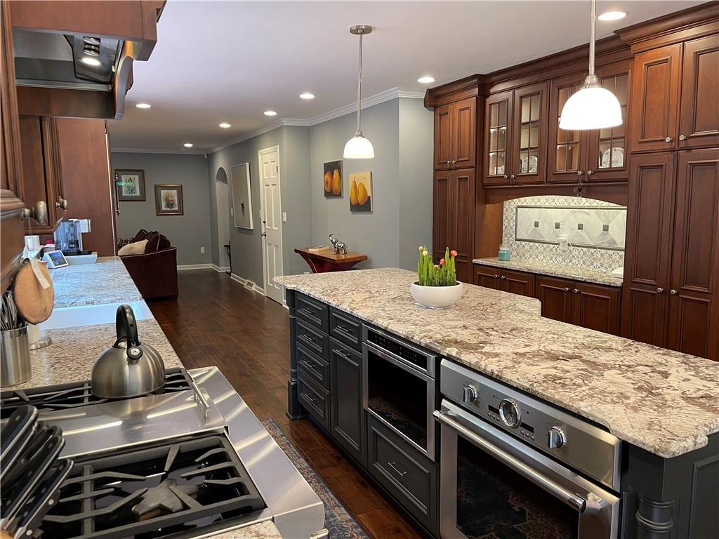 2033 Murdstone Road Pittsburgh, PA 15241 - Photo 9 of 25 Gallery Image 9