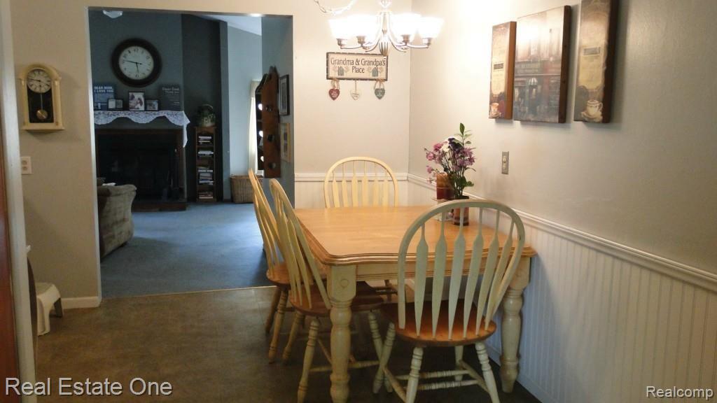 3735 Ellisia Road Commerce Township, MI 48382 - Photo 4 of 14 Dining area