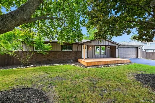 2863 Raven Glass Road Waterford, MI 48329 - Photo 1 of 24 Gallery Image 1