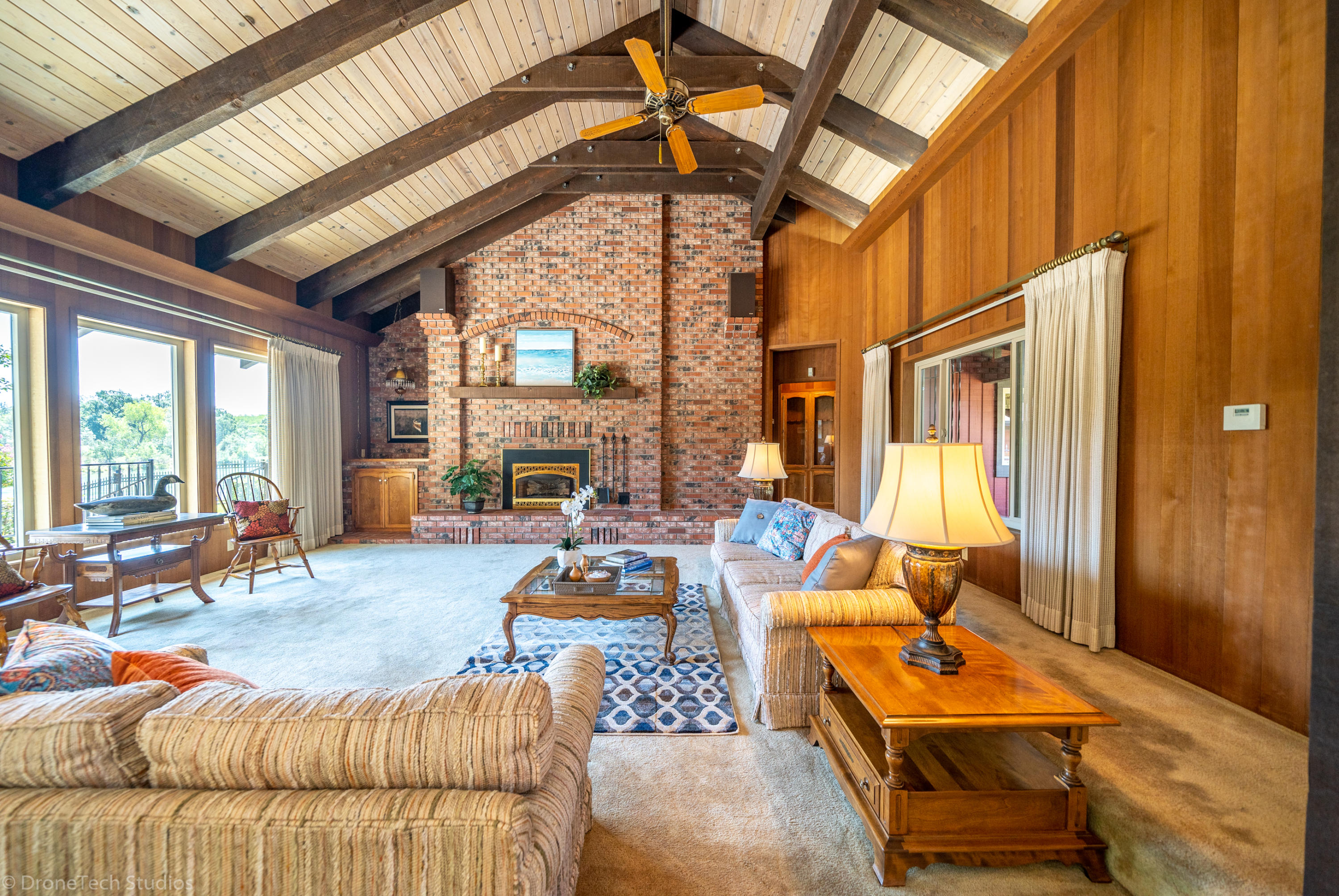 6251 Riverside Drive Redding, CA 96001 - Photo 16 of 61 LIVING ROOM