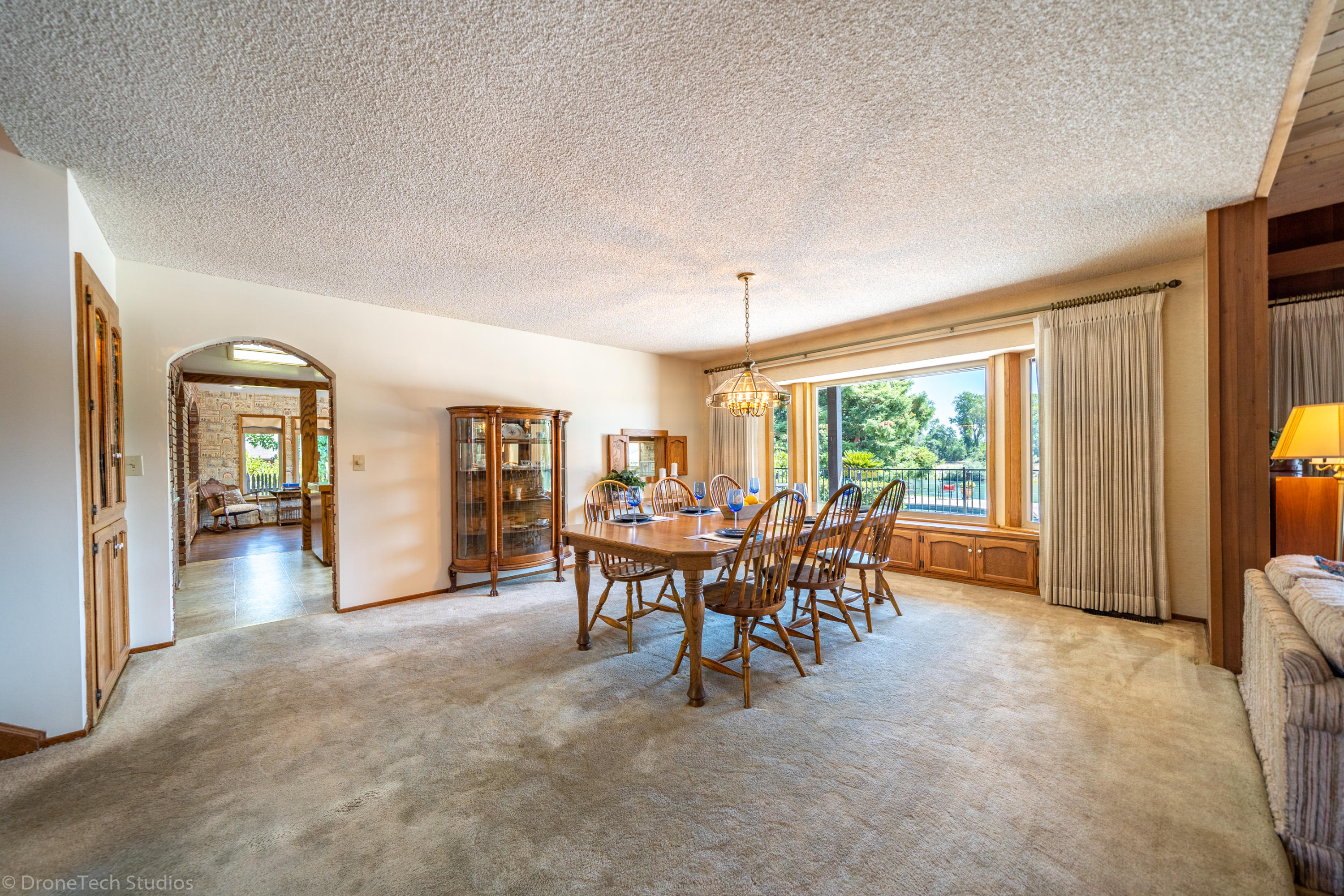 6251 Riverside Drive Redding, CA 96001 - Photo 20 of 61 FORMAL DINING