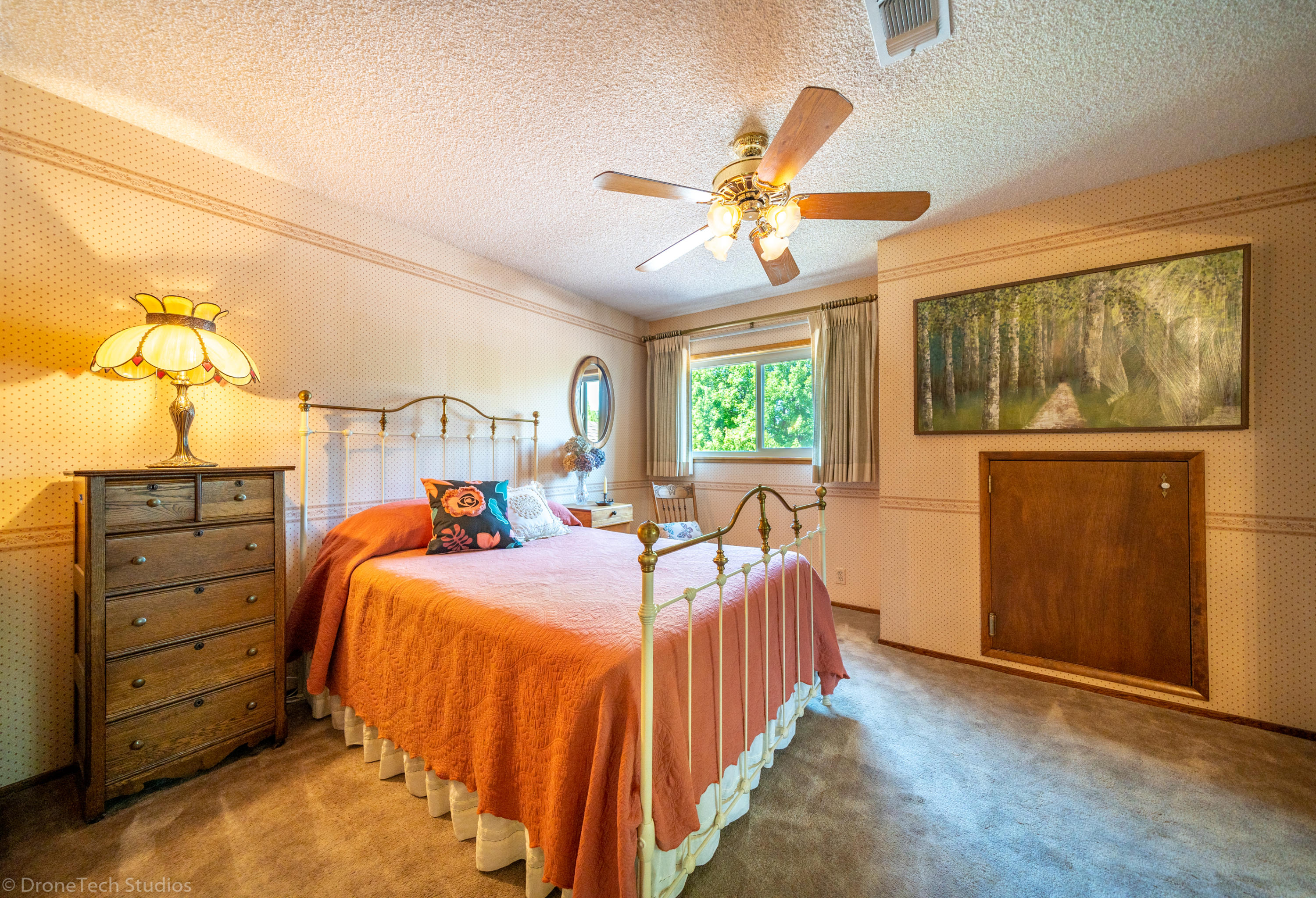 6251 Riverside Drive Redding, CA 96001 - Photo 34 of 61 UPSTAIRS BEDROOM AND OFFICE