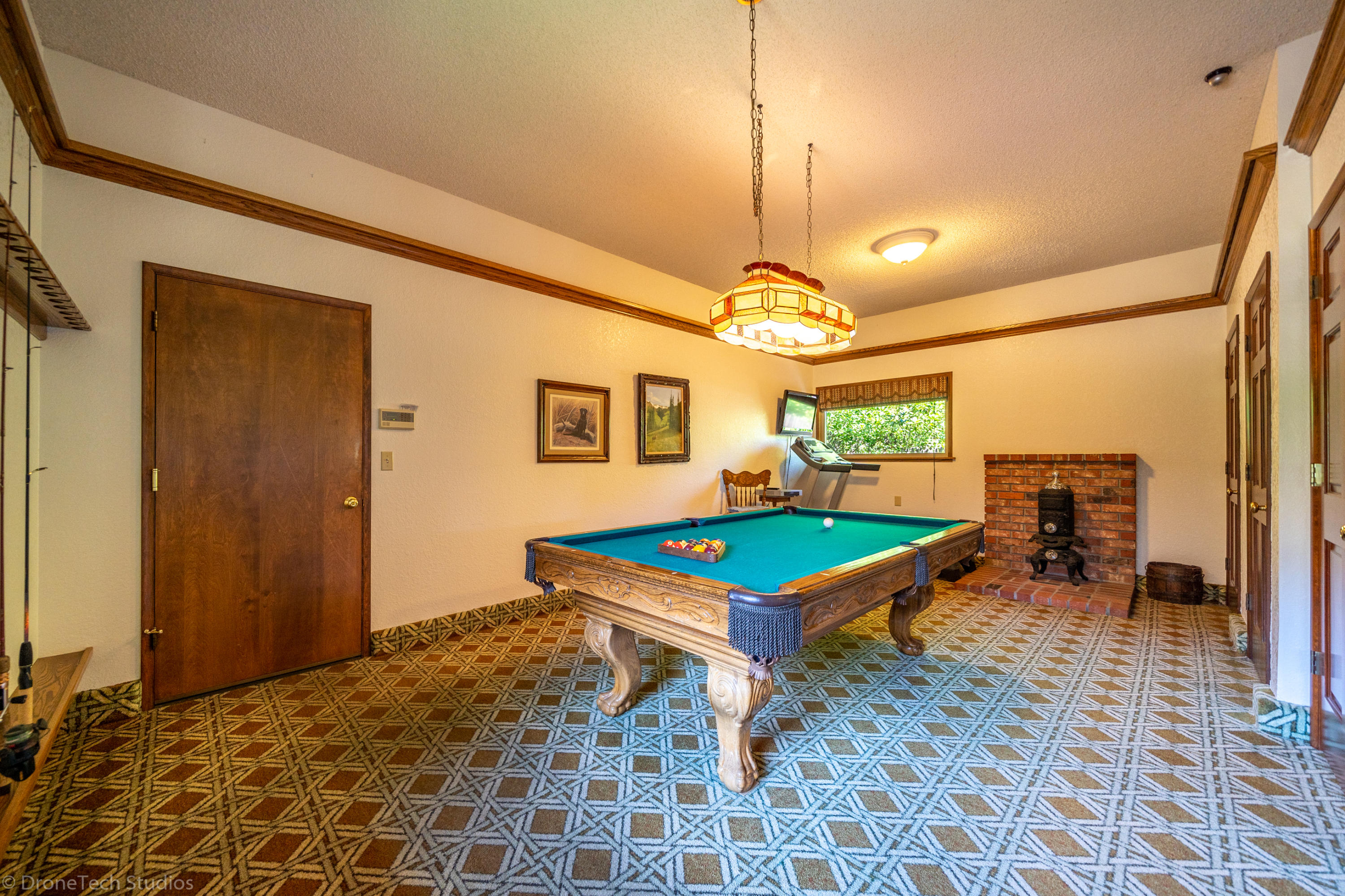 6251 Riverside Drive Redding, CA 96001 - Photo 41 of 61 REC ROOM