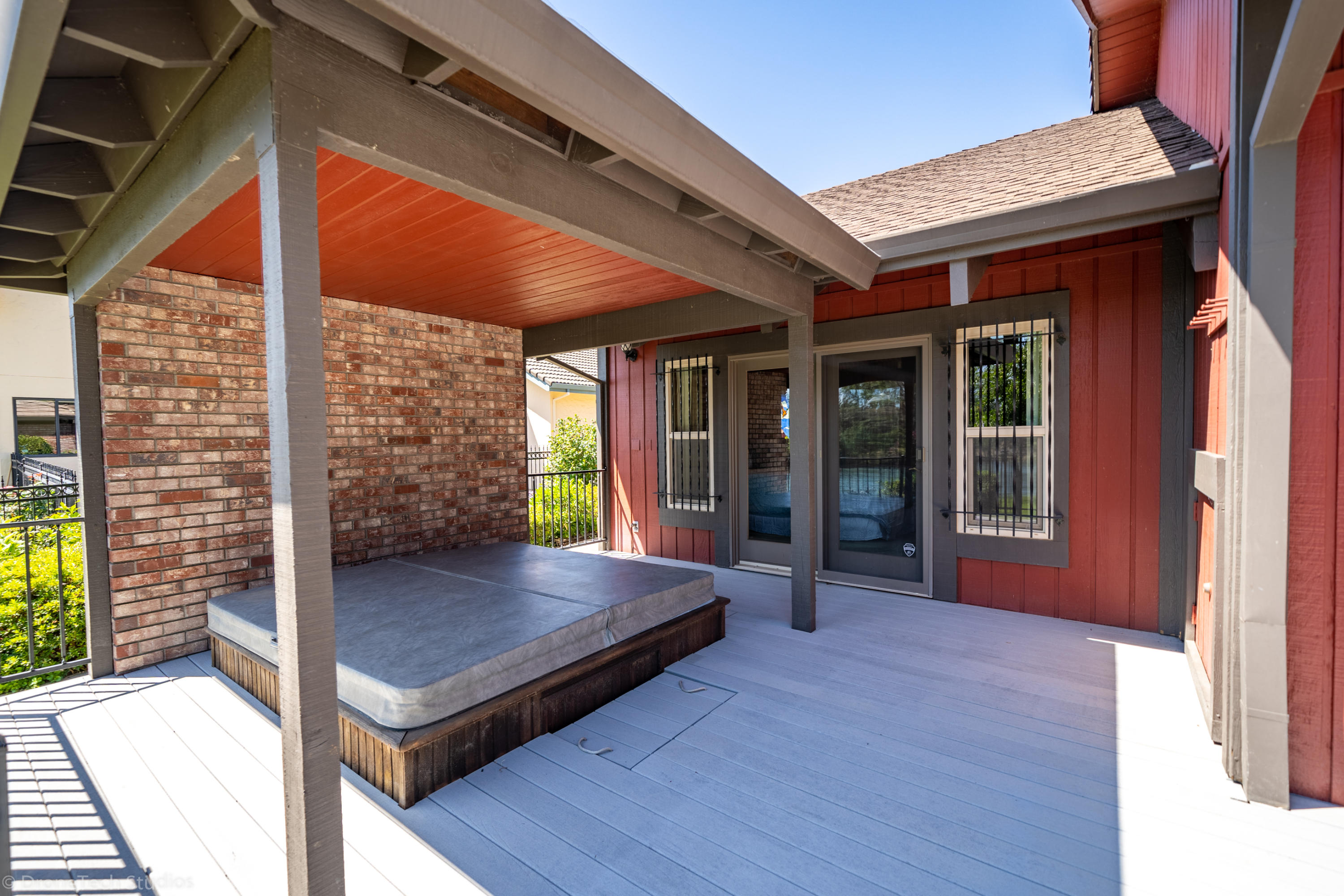 6251 Riverside Drive Redding, CA 96001 - Photo 49 of 61 JACUZZI