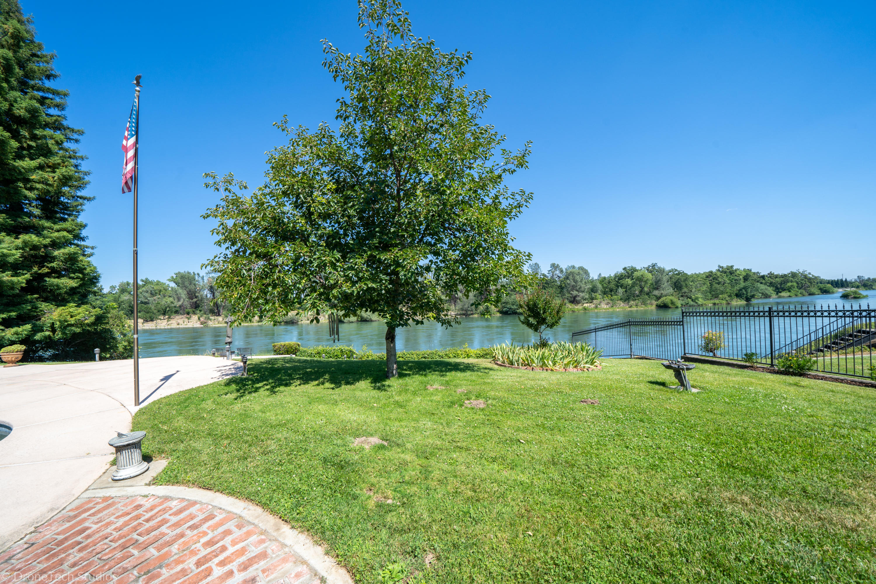 6251 Riverside Drive Redding, CA 96001 - Photo 53 of 61 RIVER VIEW EAST