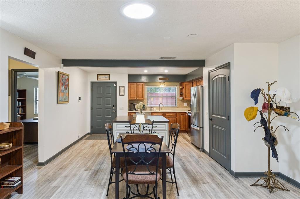 664 Clubhouse Road Winter Haven, FL 33884 - Photo 10 of 33