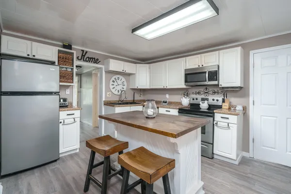 $299,900 | 5955 102nd Avenue, Grand Junction, MI 49056