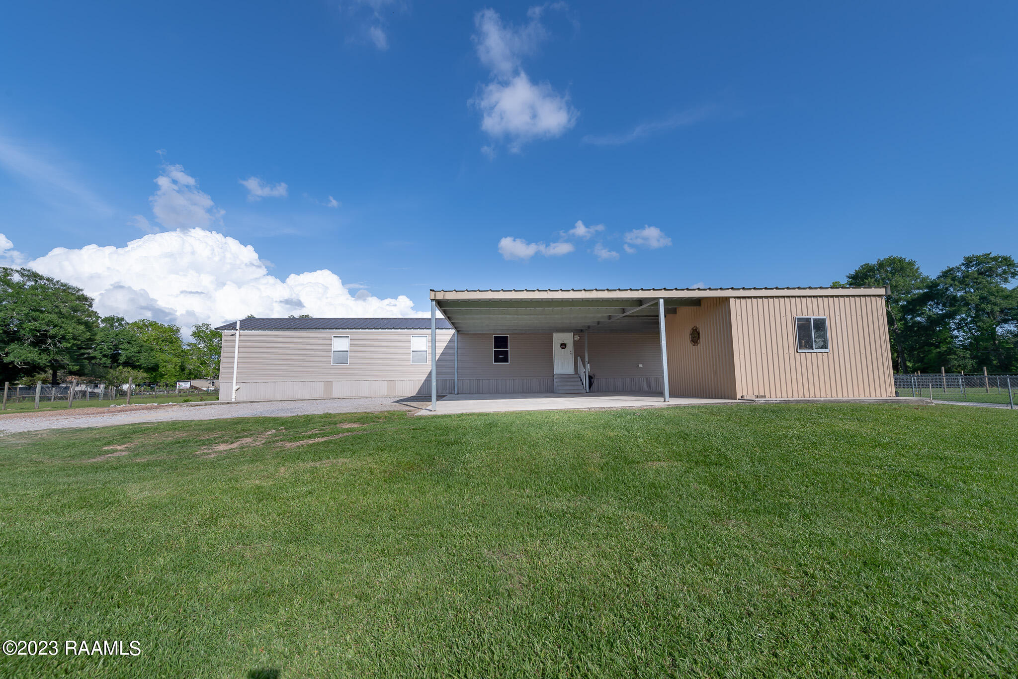 245 Bourque Road Lafayette, LA 70506 - Photo 4 of 19 10026C77-1112-4162-8ED2-2E2CE93F9E46