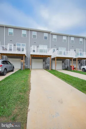$1,900 | 34 Coolidge Avenue, Ranson, WV 25438