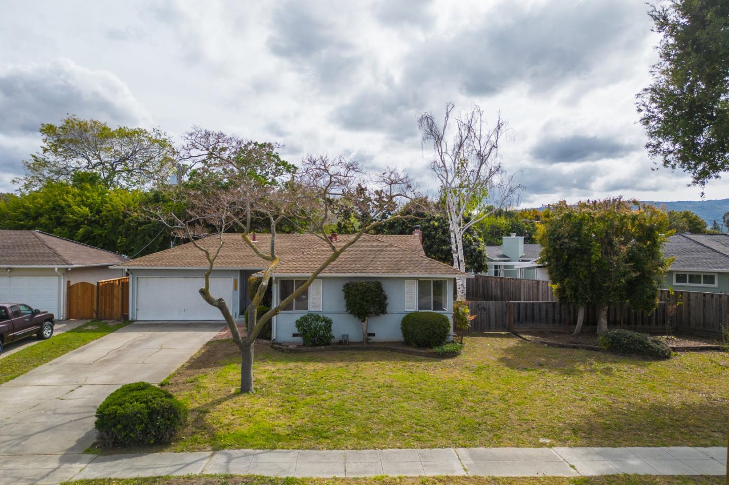 front view of house with a yard