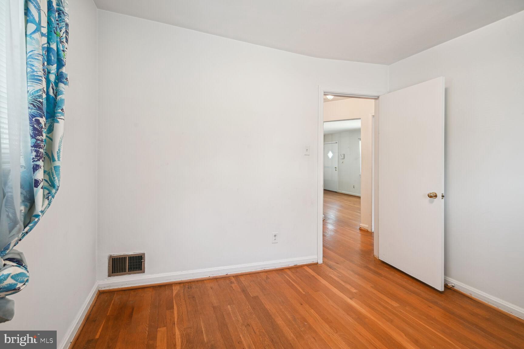 11500 Mapleview Drive Silver Spring, MD 20902 - Photo 11 of 25