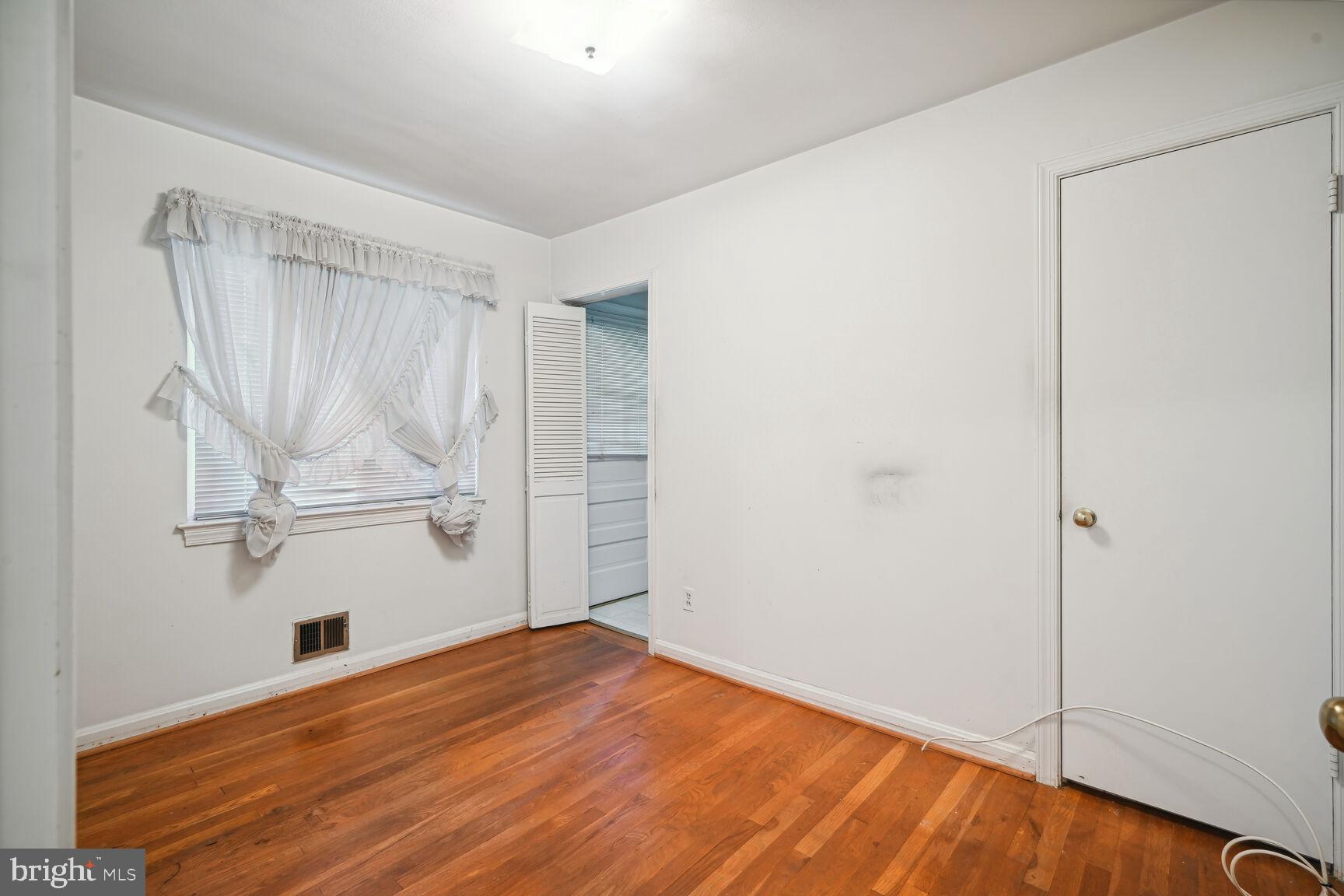 11500 Mapleview Drive Silver Spring, MD 20902 - Photo 14 of 25