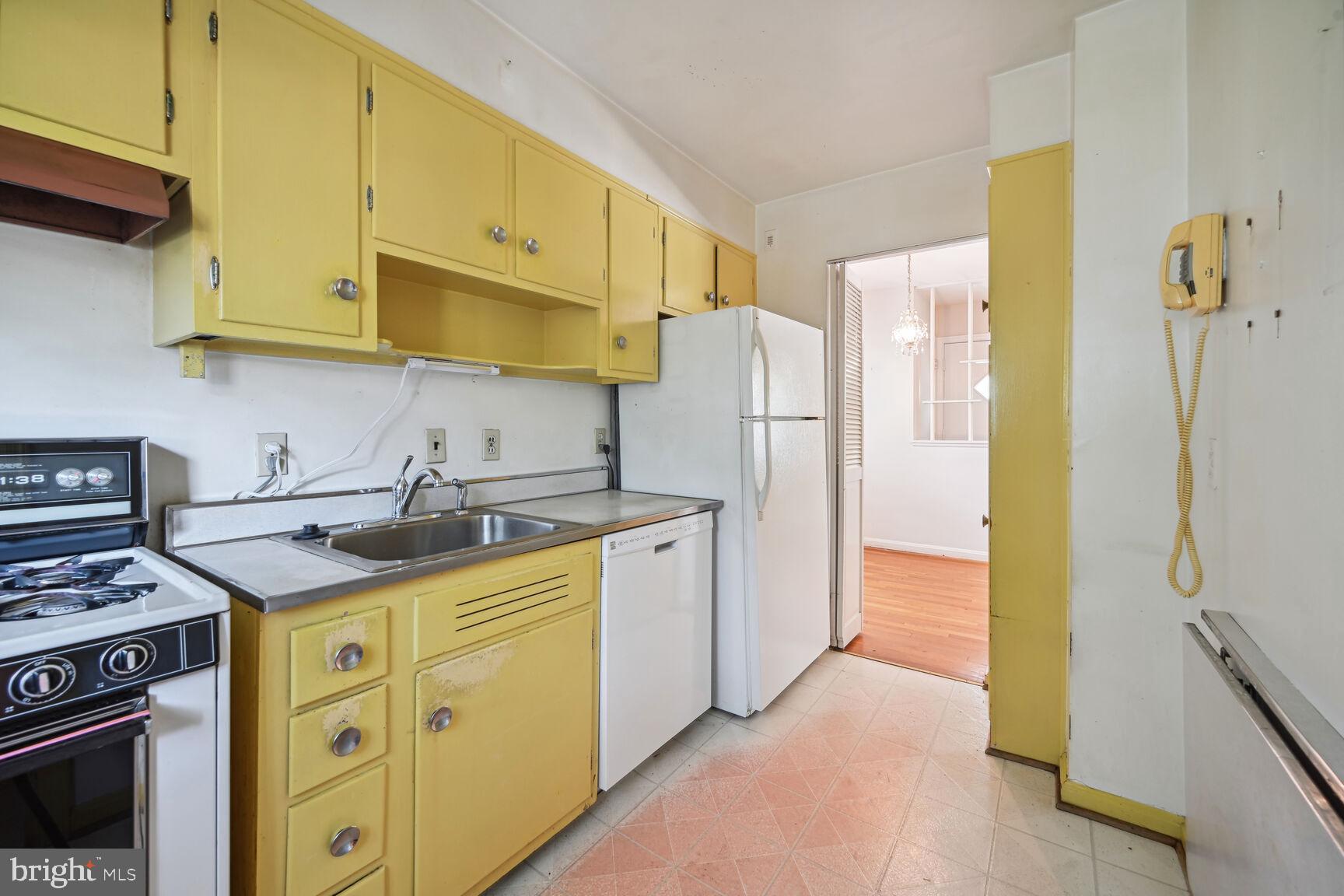 11500 Mapleview Drive Silver Spring, MD 20902 - Photo 19 of 25