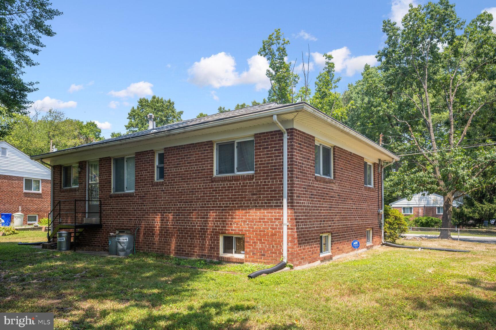 11500 Mapleview Drive Silver Spring, MD 20902 - Photo 4 of 25