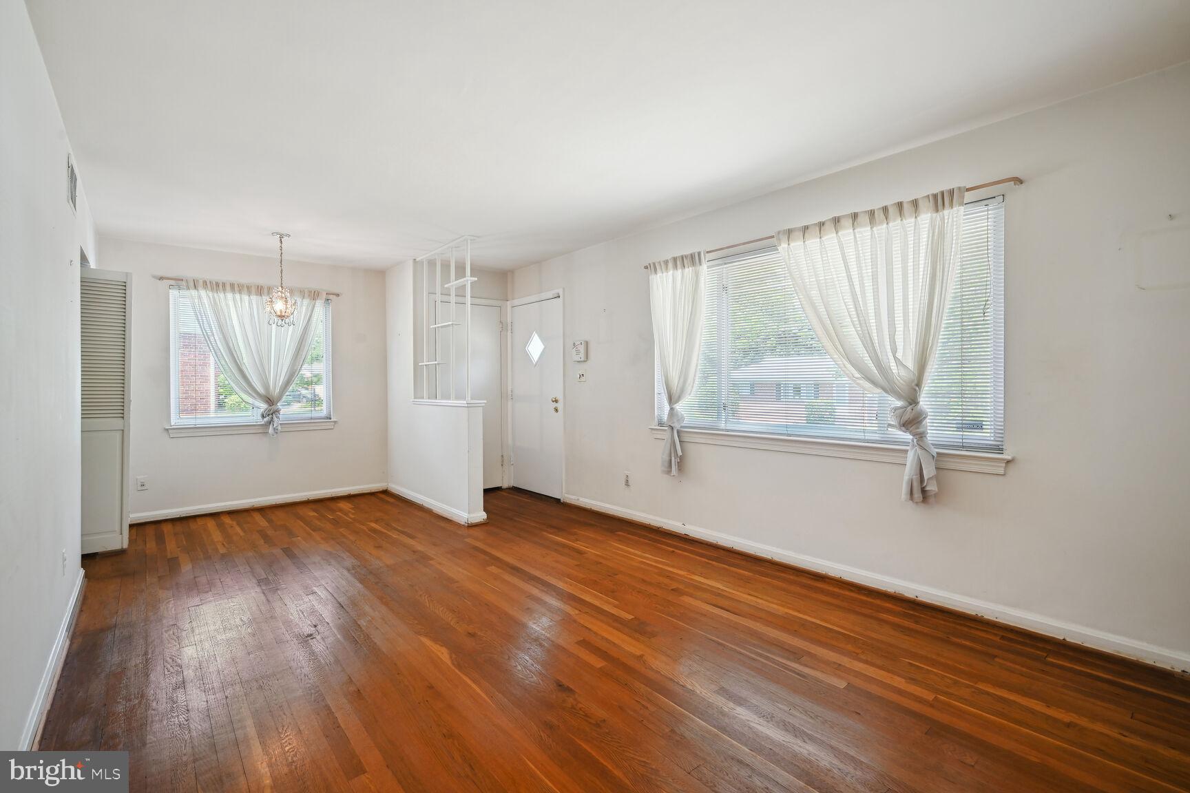 11500 Mapleview Drive Silver Spring, MD 20902 - Photo 7 of 25