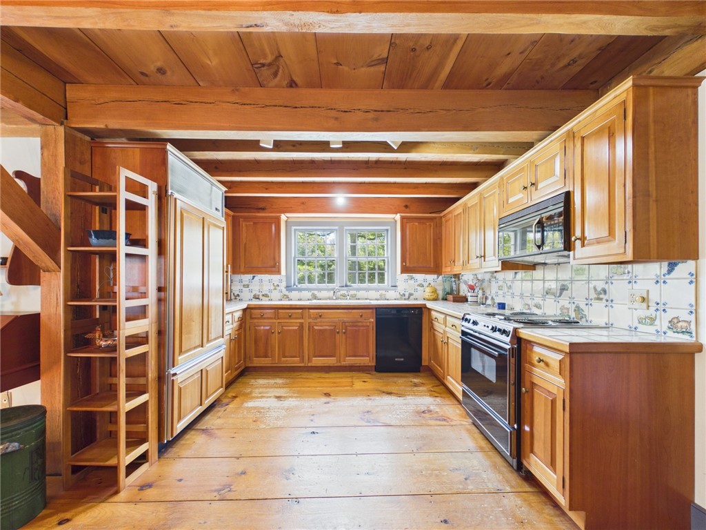 307 Stony Fort Road Saunderstown, RI 02874 - Photo 24 of 48