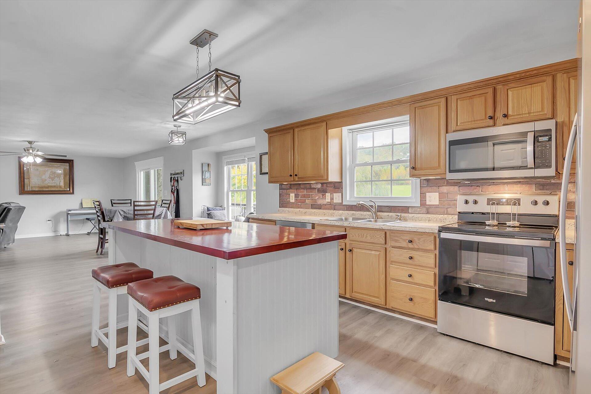 2386 Feather Road Vinton, VA 24179 - Photo 17 of 45 Kitchen