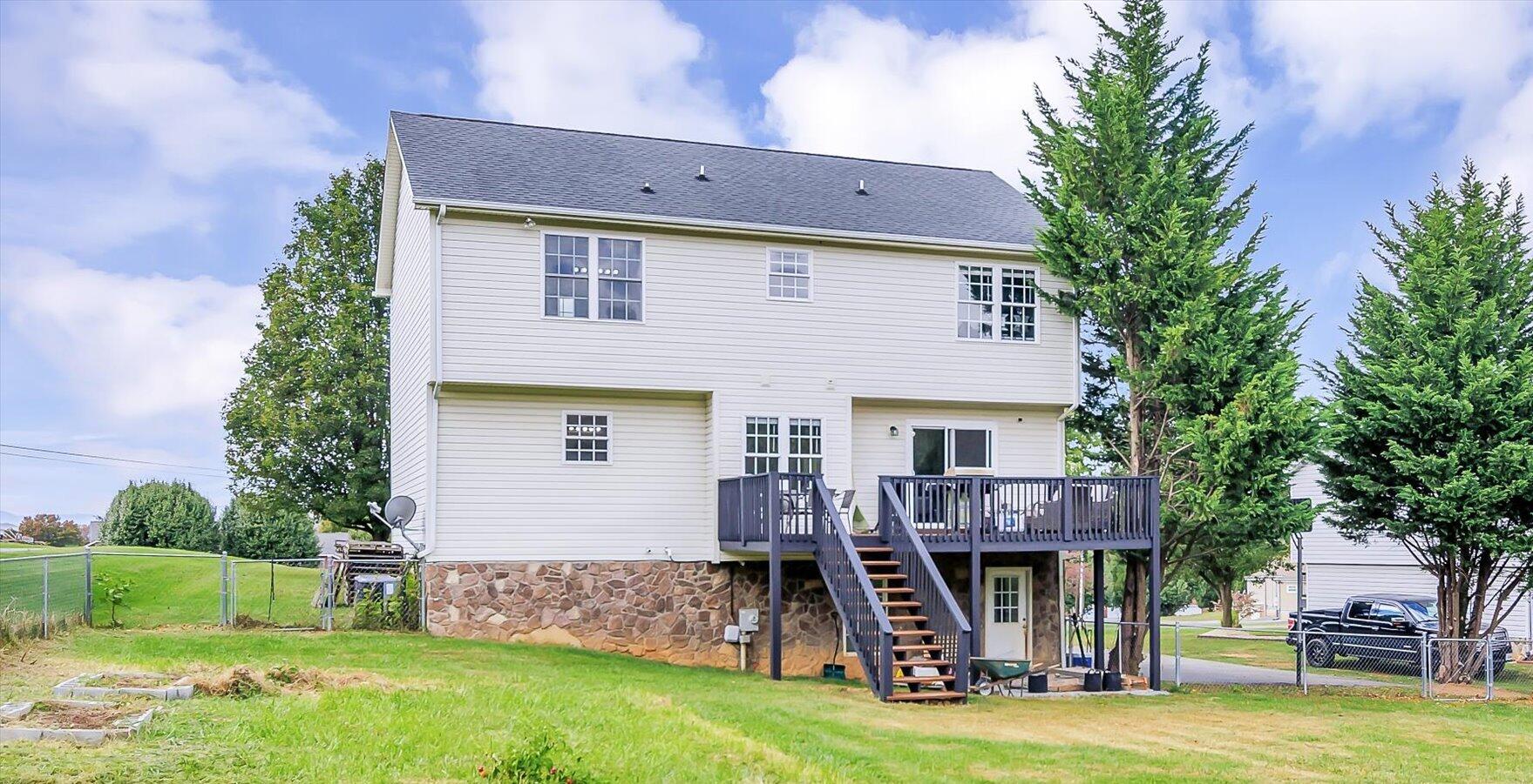 2386 Feather Road Vinton, VA 24179 - Photo 39 of 45 Back View