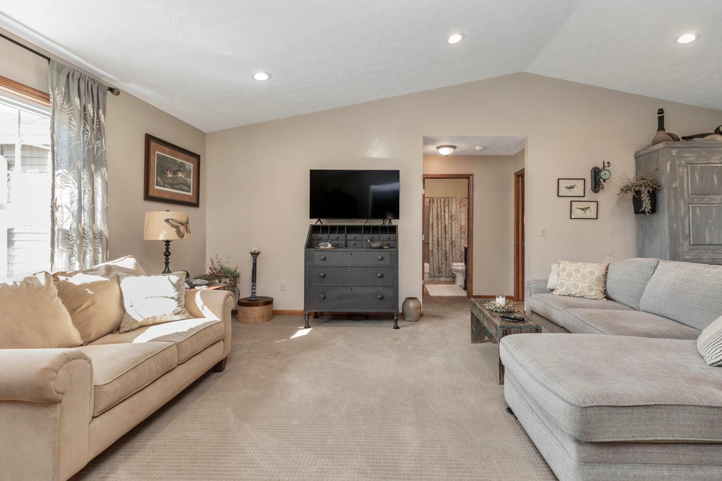 6386 Zane Trail Road Circleville, OH 43113 - Photo 7 of 31 1R6A9556