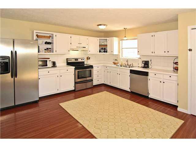8576 Castle Farms Road Indianapolis, IN 46256 - Photo 5 of 15 Gallery Image 5