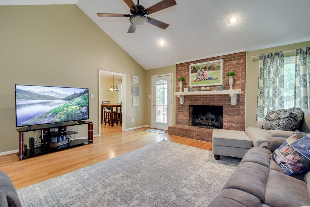 880 Hickory Ridge Road Aiken, SC 29803 - Photo 4 of 40