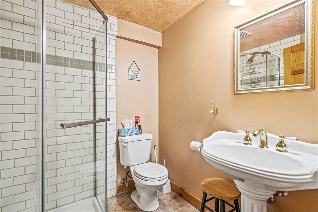 12 Hood Road Tewksbury, MA 01876 - Photo 28 of 38 Gallery Image 28