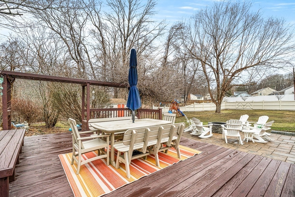 12 Hood Road Tewksbury, MA 01876 - Photo 3 of 38 Gallery Image 3