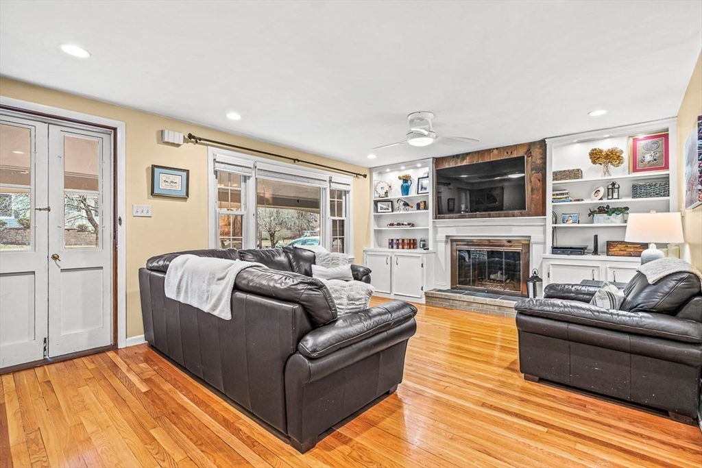 12 Hood Road Tewksbury, MA 01876 - Photo 8 of 38 Gallery Image 8