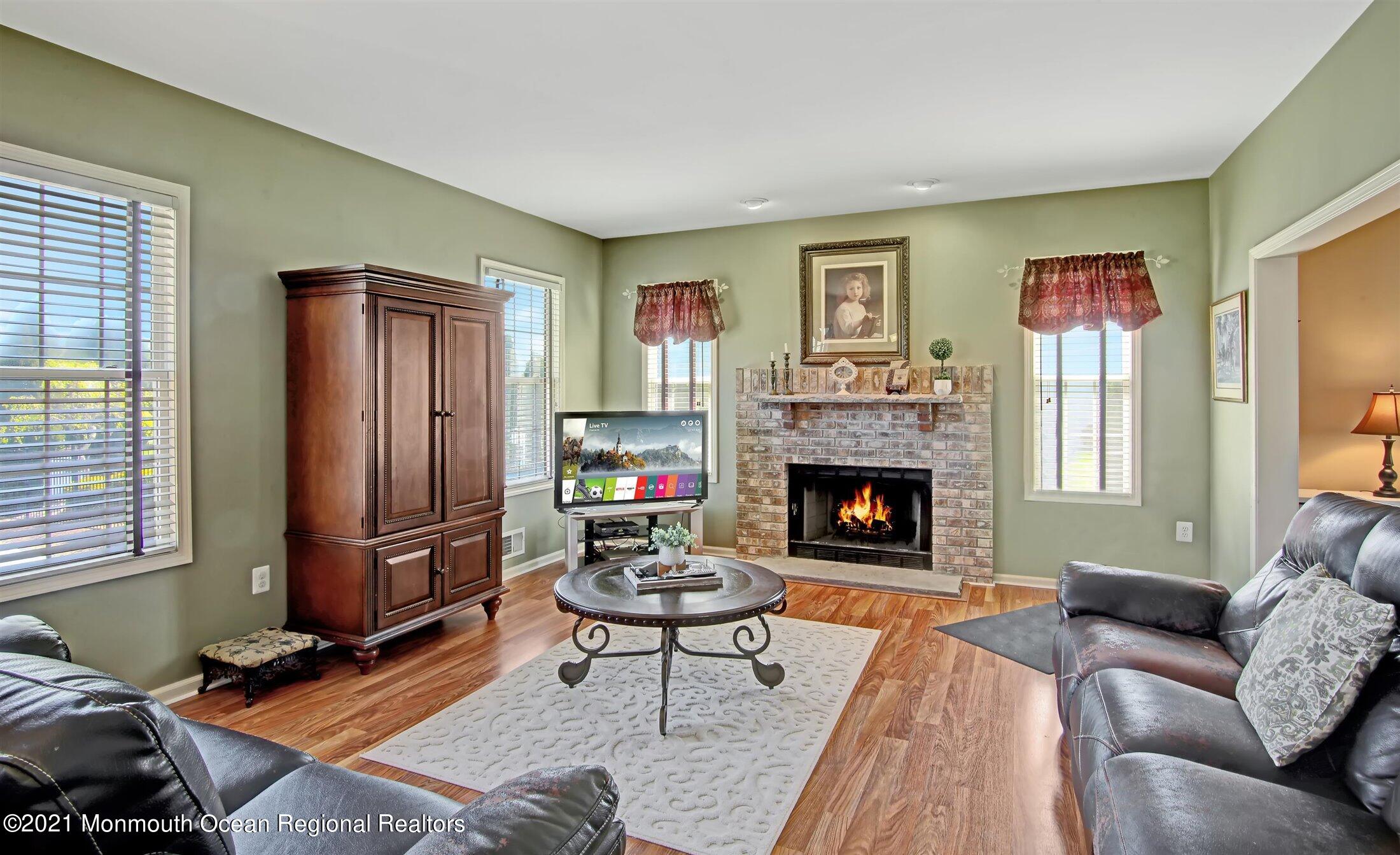 19 Leiden Road Freehold, NJ 07728 - Photo 12 of 25 Family