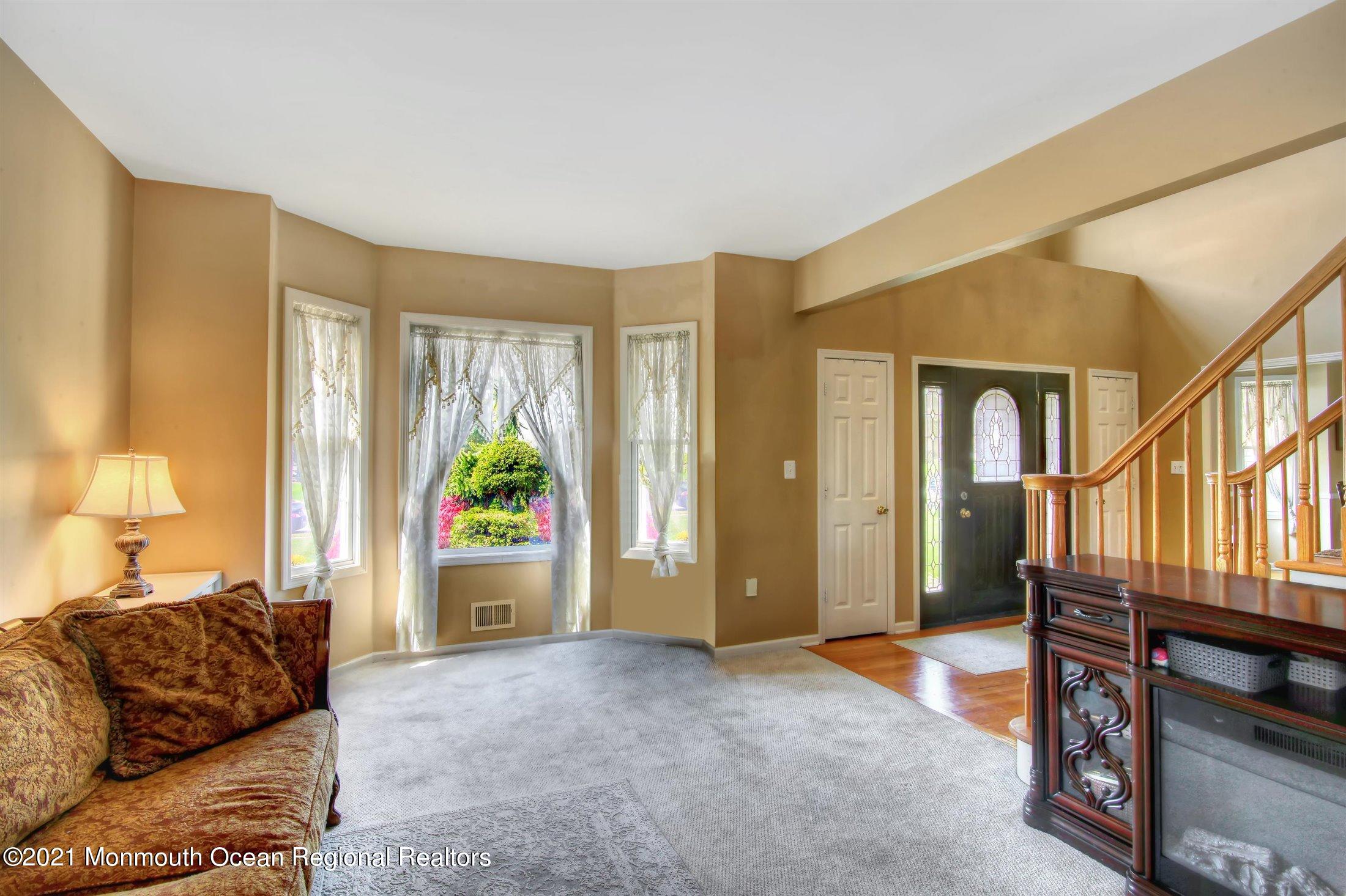 19 Leiden Road Freehold, NJ 07728 - Photo 10 of 25 Living