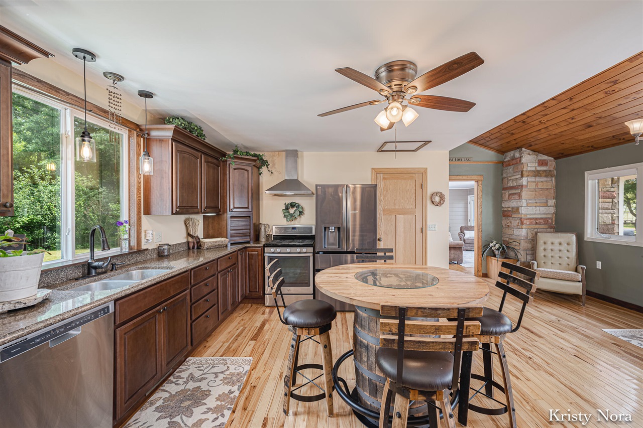 5937 East Pakes Road Crystal, MI 48818 - Photo 6 of 34