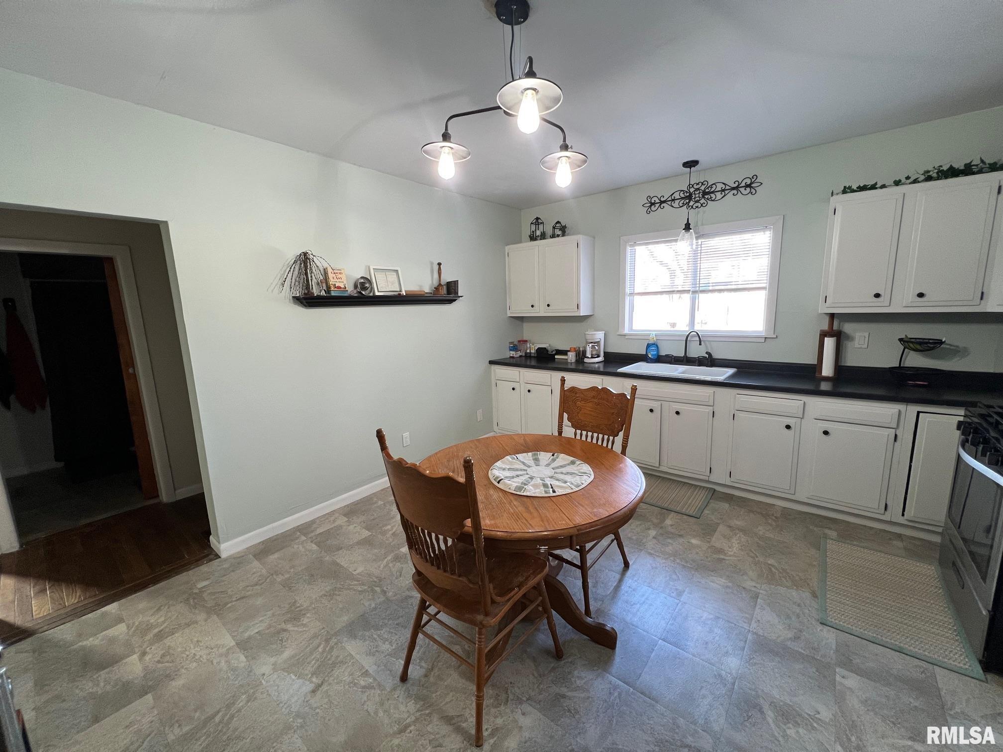 830 North 8th Street Springfield, IL 62702 - Photo 8 of 25