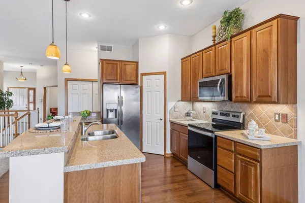 $475,000 | 17185 Eagleview Drive, Unit 209, Farmington, MN 55024