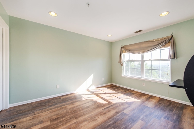 146 Summit Ridge Pompton Lakes, NJ 07442 - Photo 19 of 26