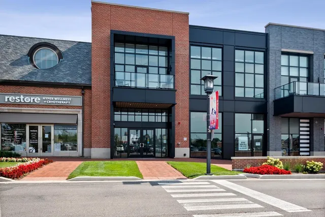 $4,400 | 728 Waukegan Road, Unit 203, Deerfield, IL 60015