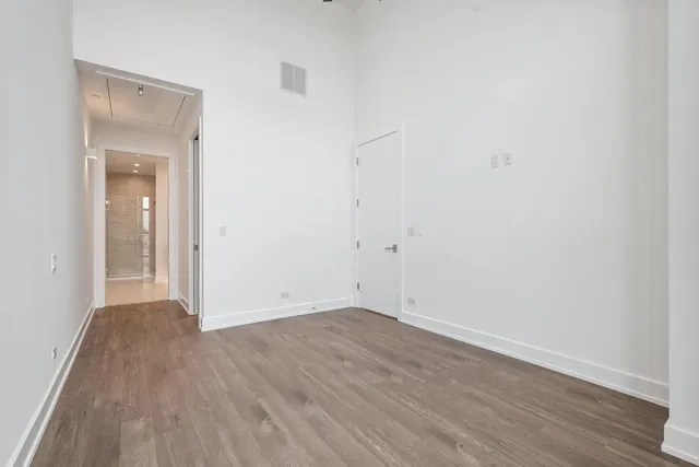 $4,400 | 728 Waukegan Road, Unit 203, Deerfield, IL 60015