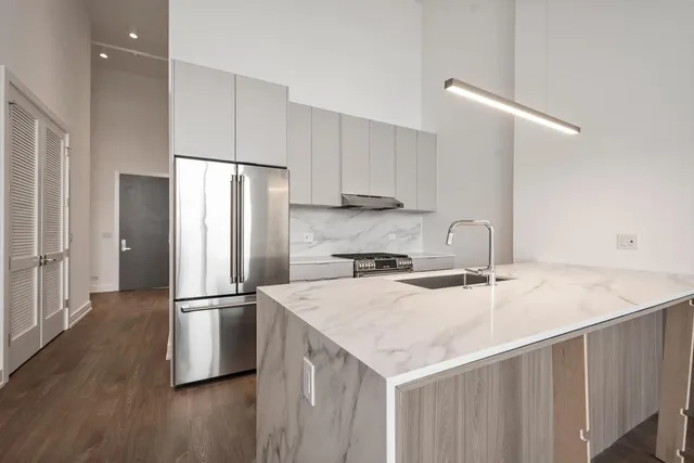 $4,400 | 728 Waukegan Road, Unit 203, Deerfield, IL 60015