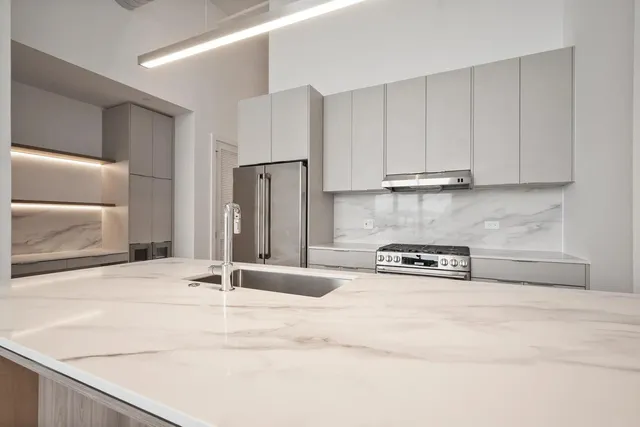 $4,400 | 728 Waukegan Road, Unit 203, Deerfield, IL 60015