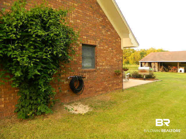 21372 County Road 49 Silverhill, AL 36576 - Photo 28 of 50 well taken care of