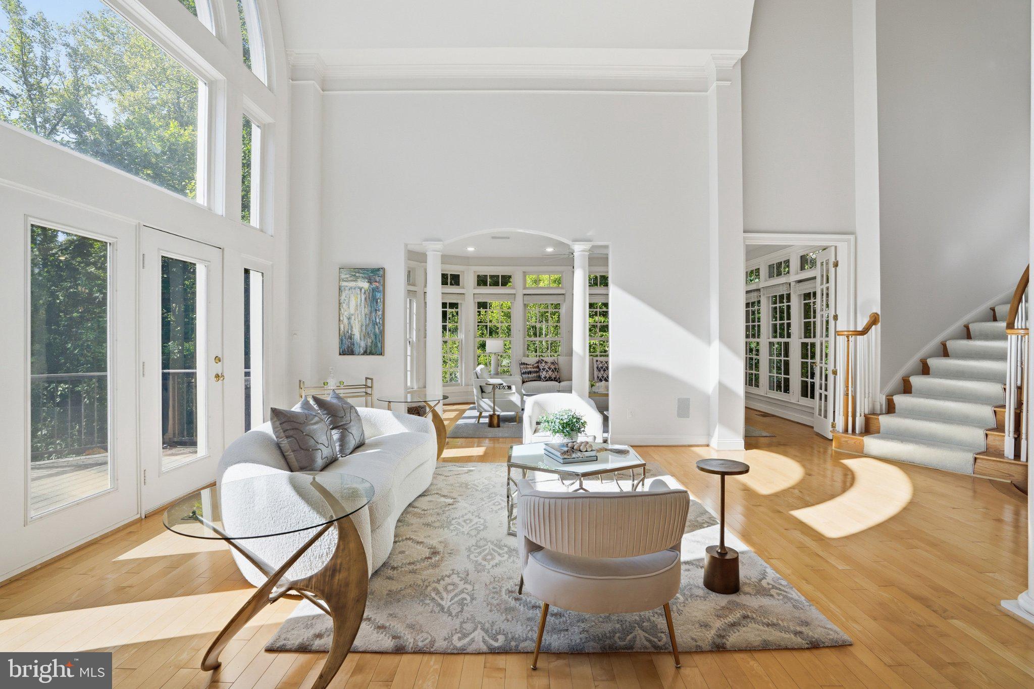891 Chinquapin Road McLean, VA 22102 - Photo 7 of 78 Bright and airy living space awaits.