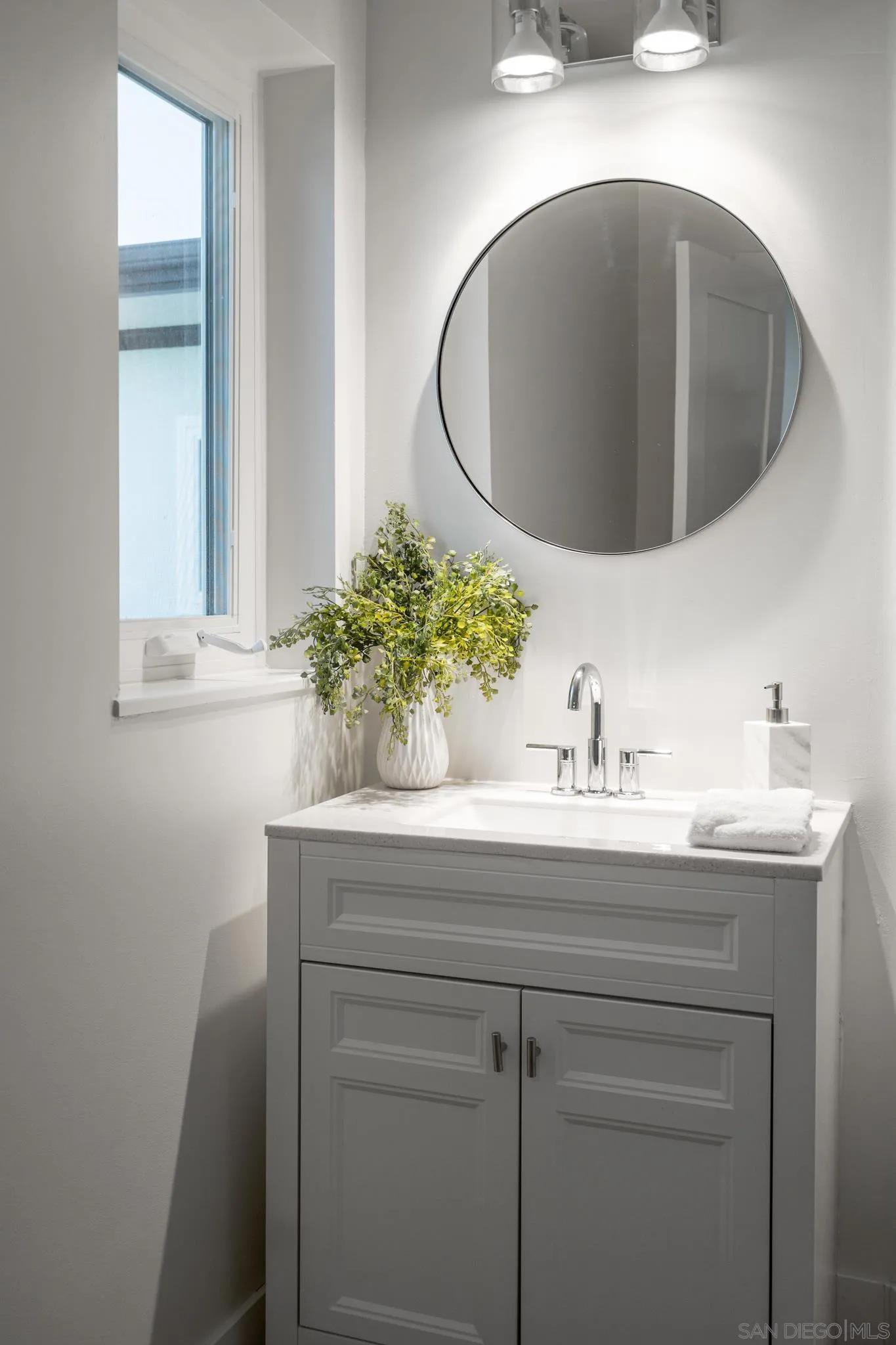 15486 Markar Road Poway, CA 92064 - Photo 53 of 63 a bathroom with a sink and a mirror
