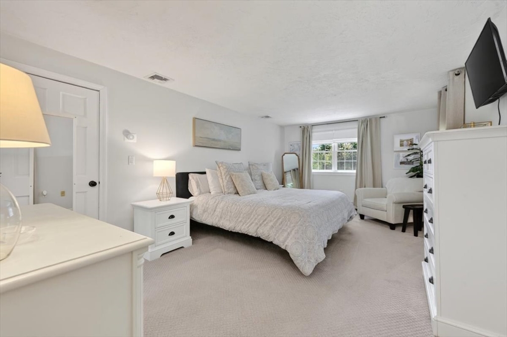 87 Duck Hill Road Duxbury, MA 02332 - Photo 13 of 25