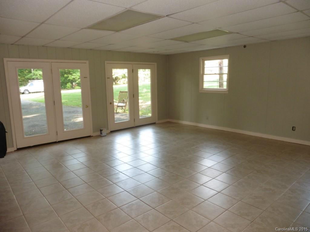10319 Glenmac Road Charlotte, NC 28215 - Photo 3 of 9 Gallery Image 3
