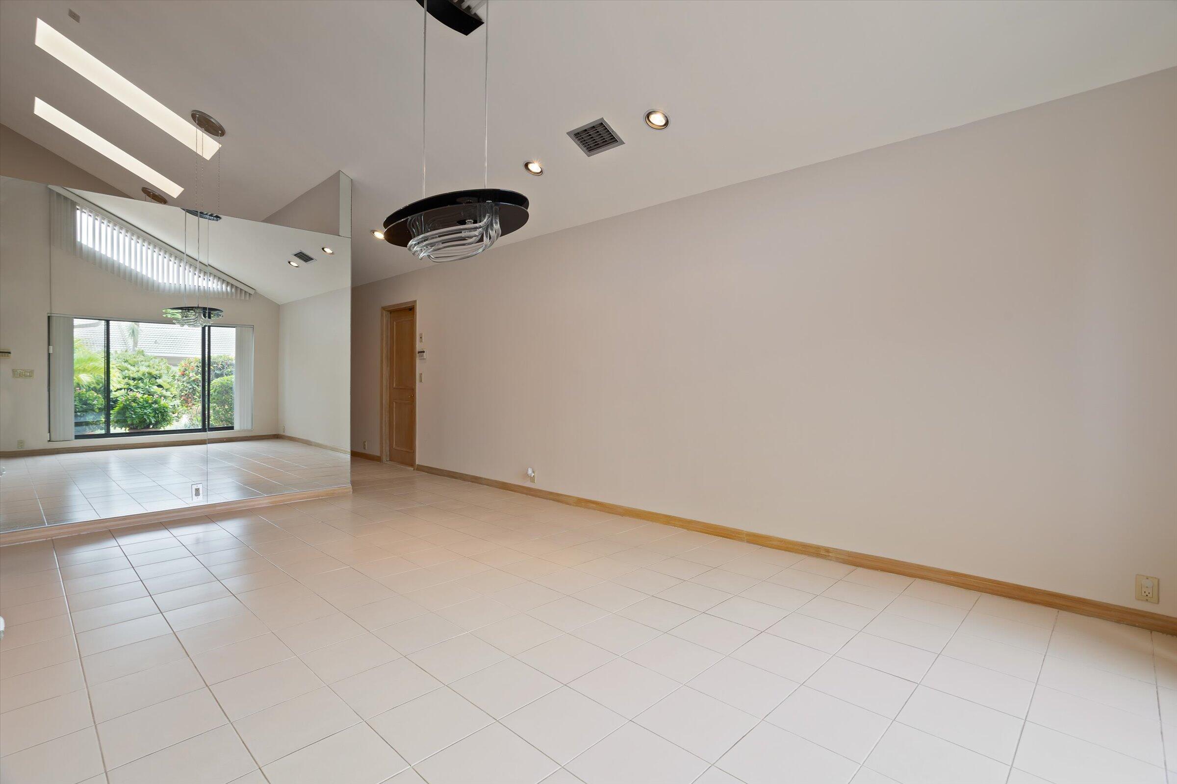 23357 Lago Mar Circle Boca Raton, FL 33433 - Photo 14 of 44 Dining room