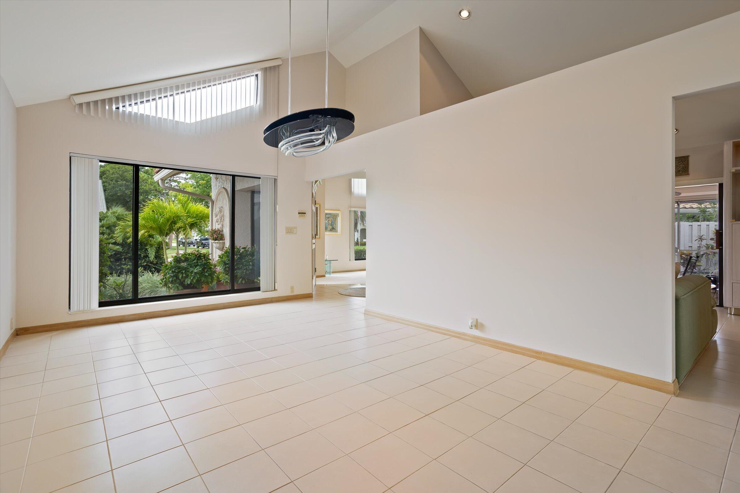 23357 Lago Mar Circle Boca Raton, FL 33433 - Photo 15 of 44 Dinning room